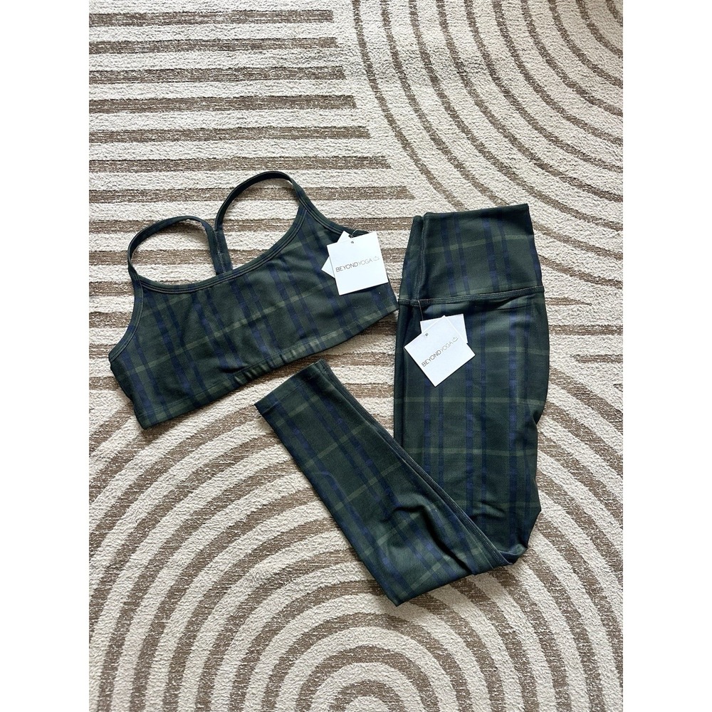 Beyond Yoga 2 Piece Set NWT XL Sports Bra Leggings Dark Green Plaid Matching‎